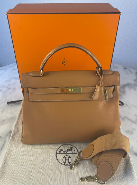 Hermès Kelly 32 – Cognac Epsom mit goldener Hardware (1992)