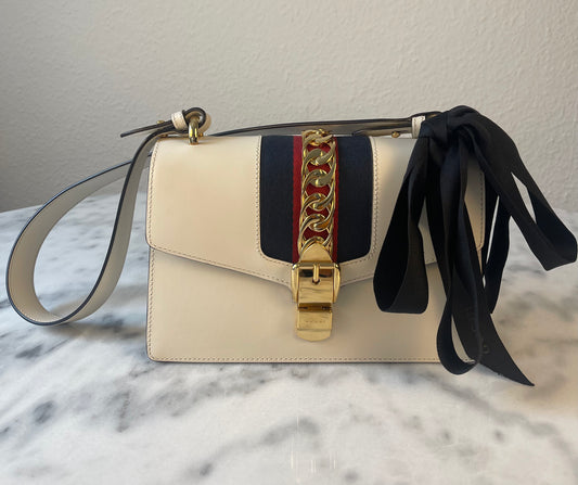 Gucci Sylvie Lederhandtasche